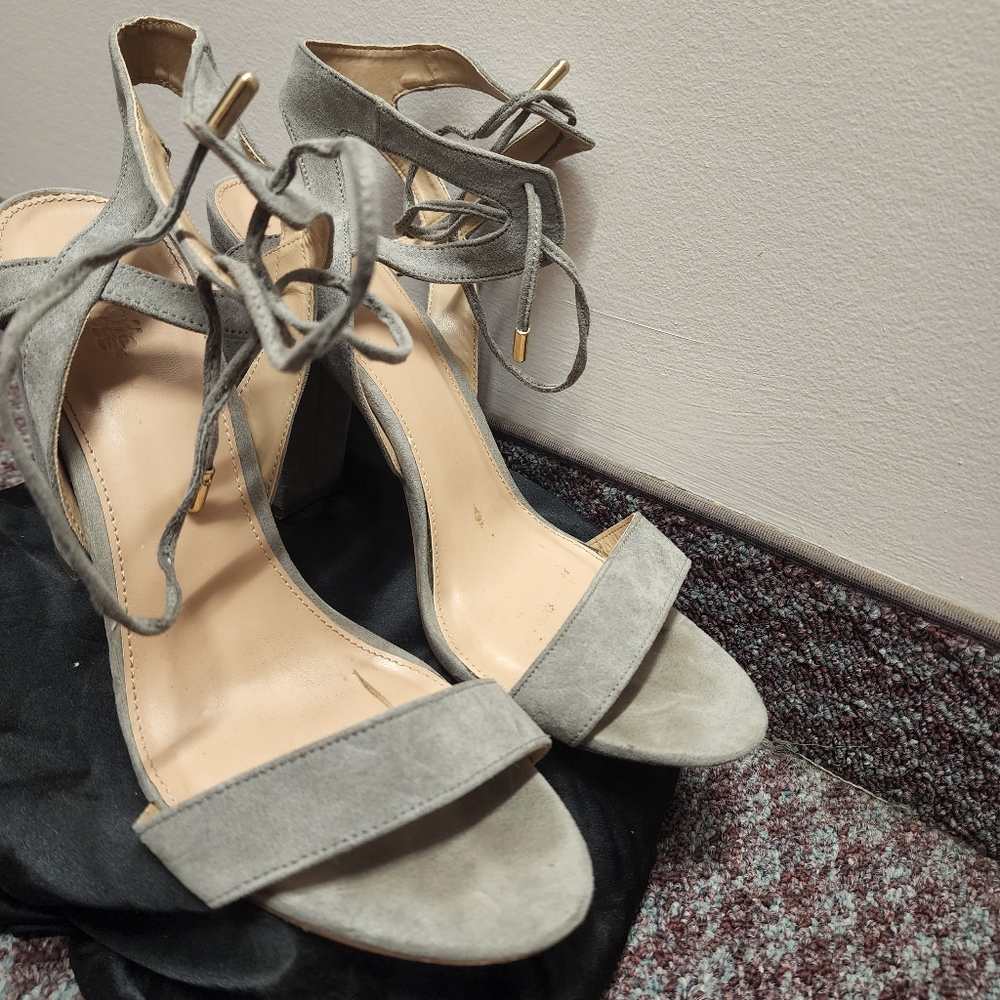 Grey strappy chunky heel - Picture 4 of 6